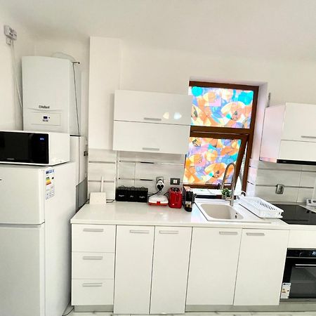 White Studio Bucharest Luaran gambar