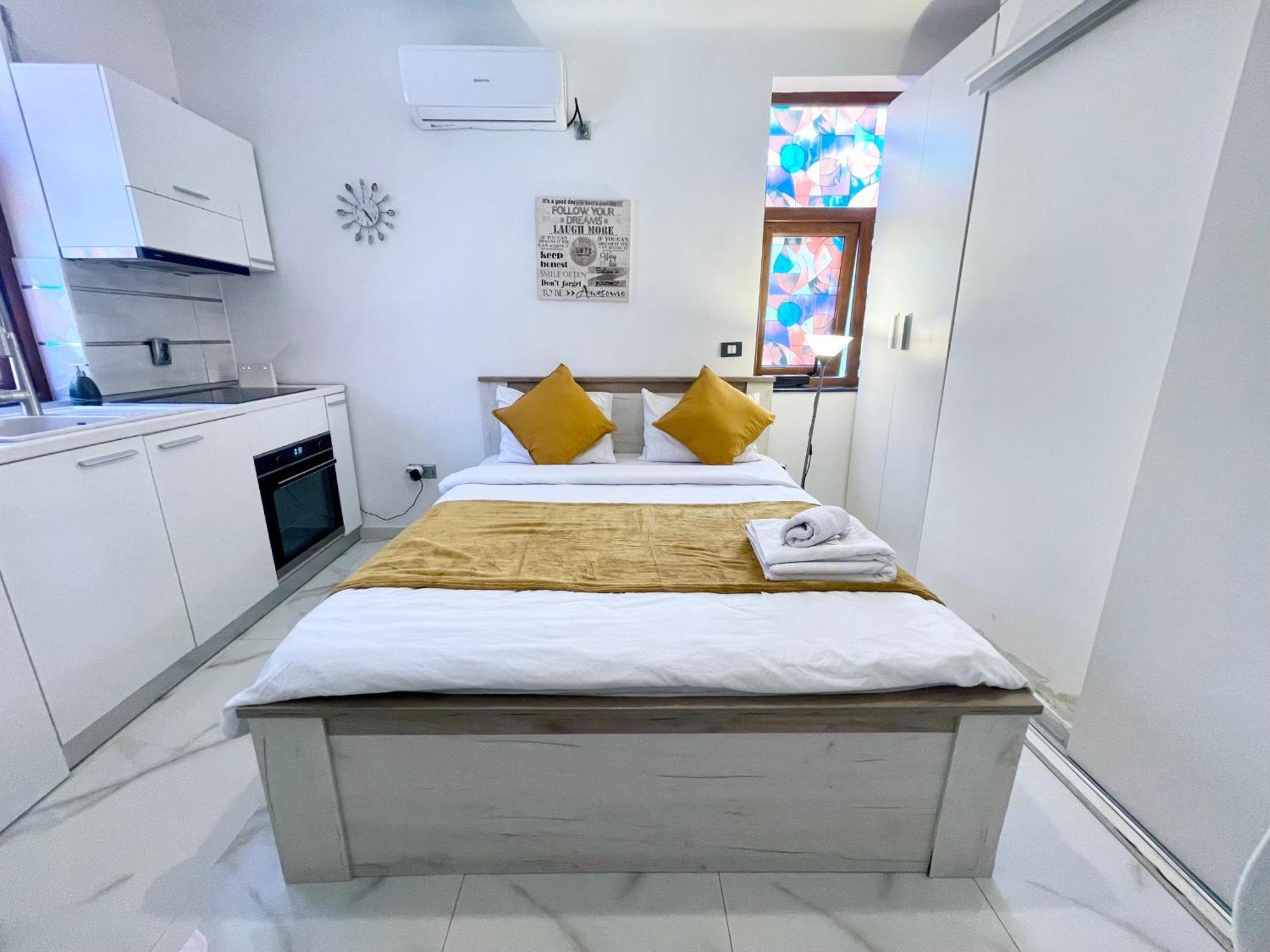 White Studio Bucharest Luaran gambar